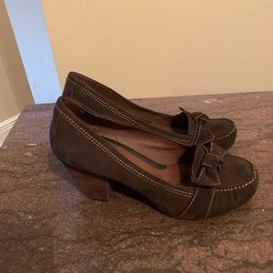 Nurture brown suede shoes size 9